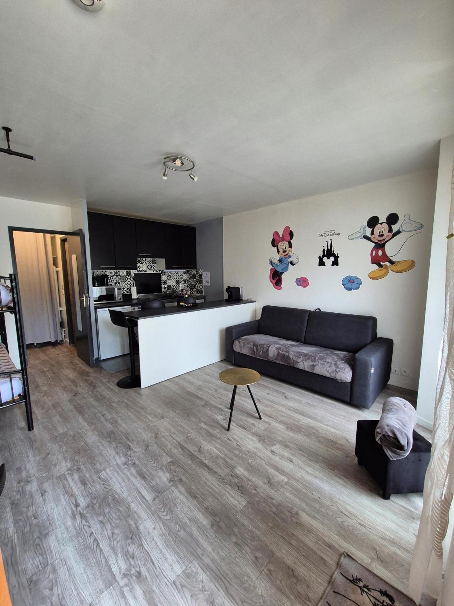 Studio A 2 Pas De Disneyland Esbly Экстерьер фото