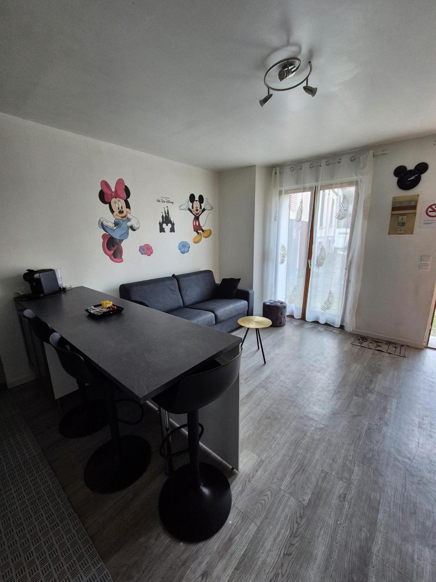 Studio A 2 Pas De Disneyland Esbly Экстерьер фото