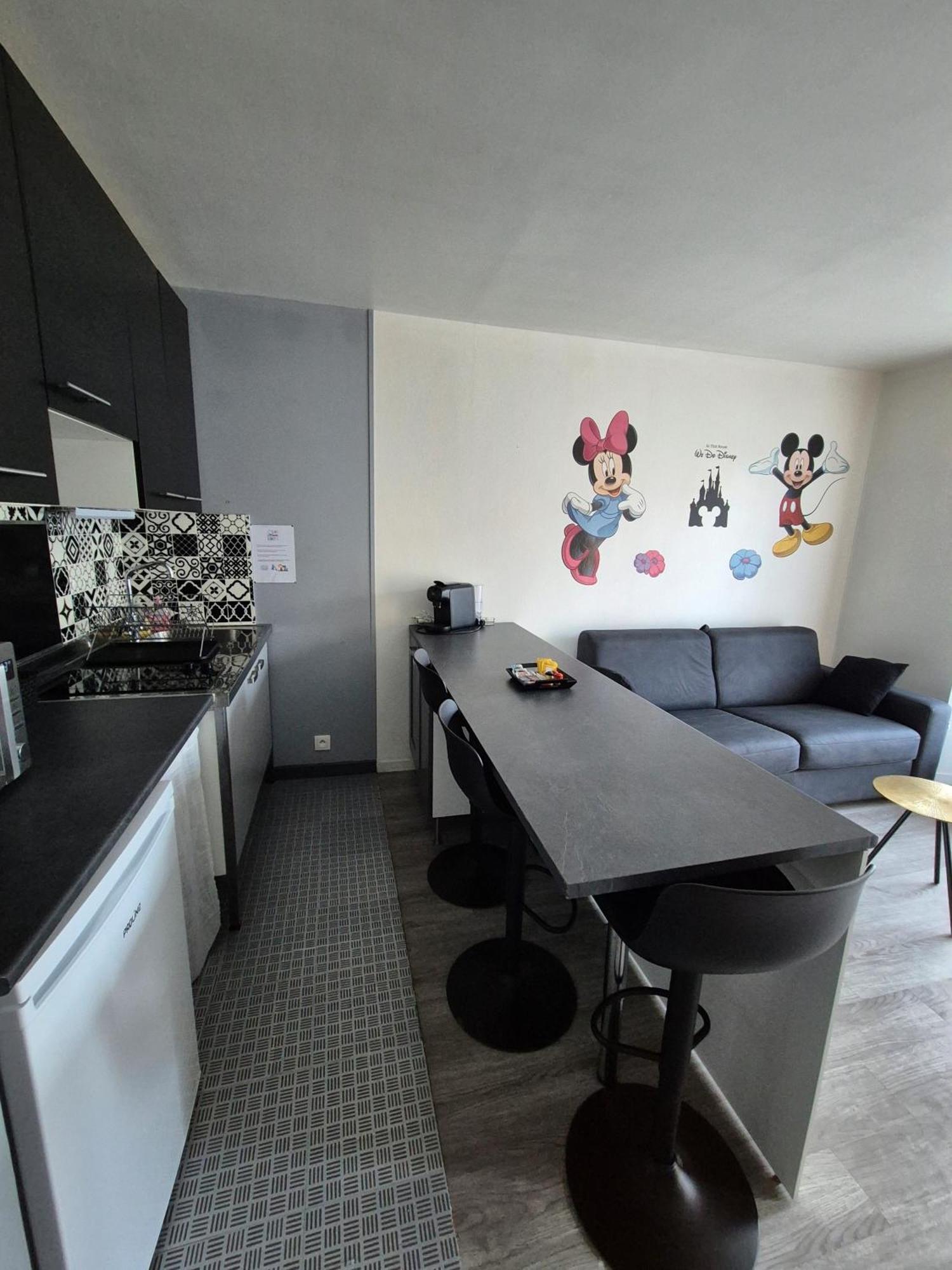 Studio A 2 Pas De Disneyland Esbly Экстерьер фото