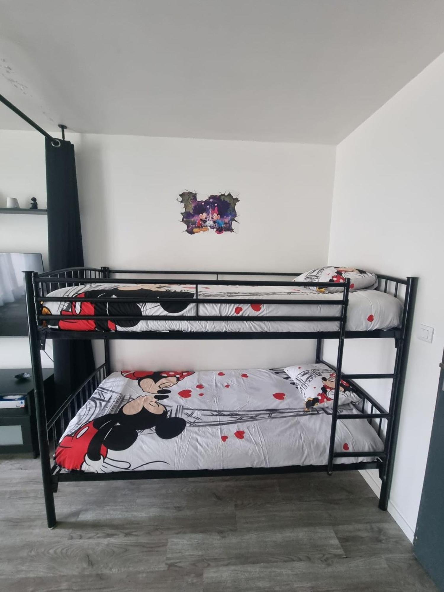 Studio A 2 Pas De Disneyland Esbly Экстерьер фото